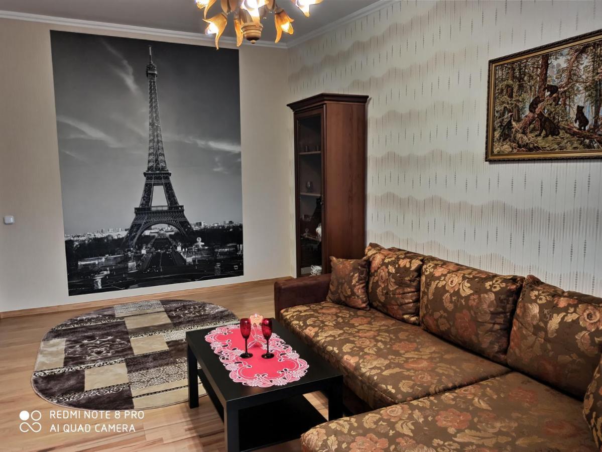 Apartment On Krainego Str 27 Slonim Bagian luar foto