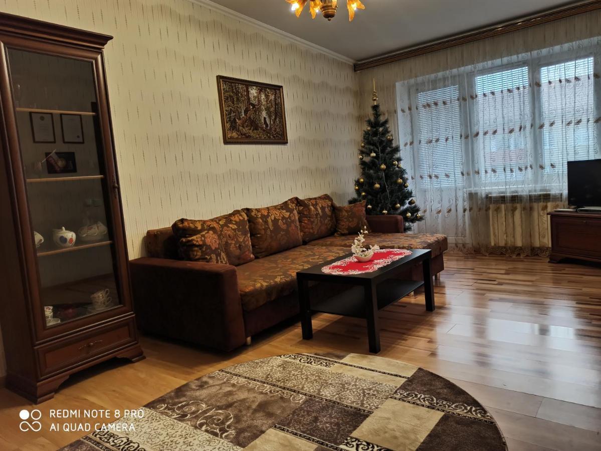 Apartment On Krainego Str 27 Slonim Bagian luar foto